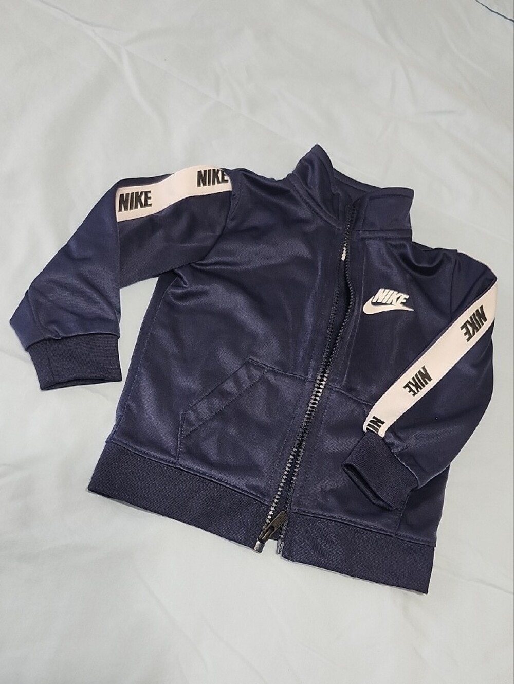 Nike Toddler 2-Piece Full-Zip Set with Logo Taping - 18M - Picture 4 of 6
